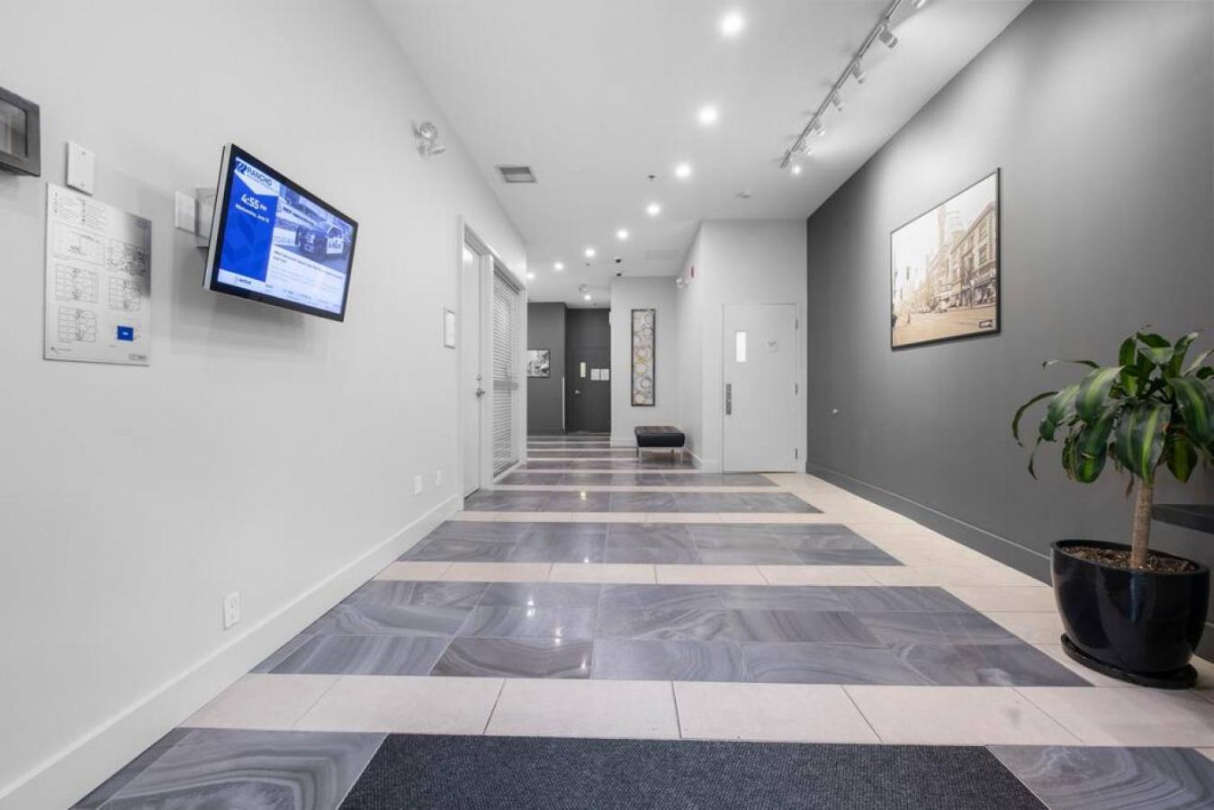 Top Floor Unit On Granville Strip Yaletown Area Vancouver Esterno foto